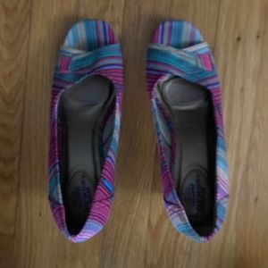 Lifestride Velocity peep toe wedges